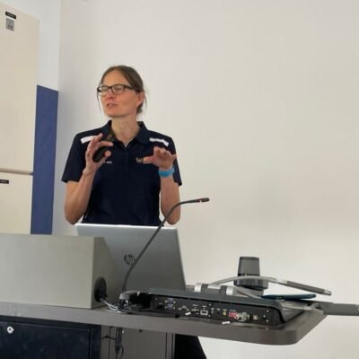Ingrid Bijker lecturing Devon Dairy Vets Ingrid Bijker lecturing Devon Dairy Farm Vets